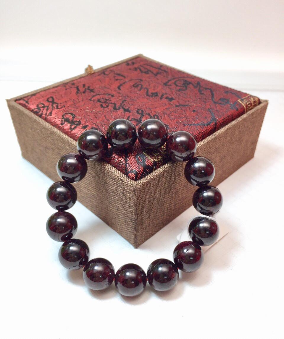 Vòng tay phong thủy đá Garnet Đỏ 14 ly
