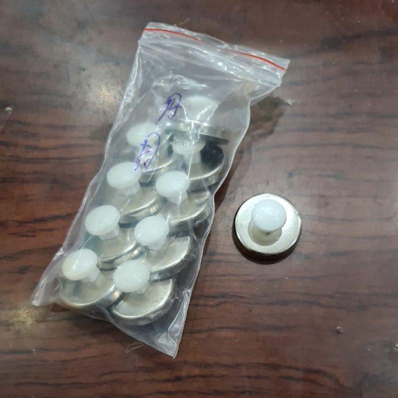 Nam châm sắt lớn có núm cầm