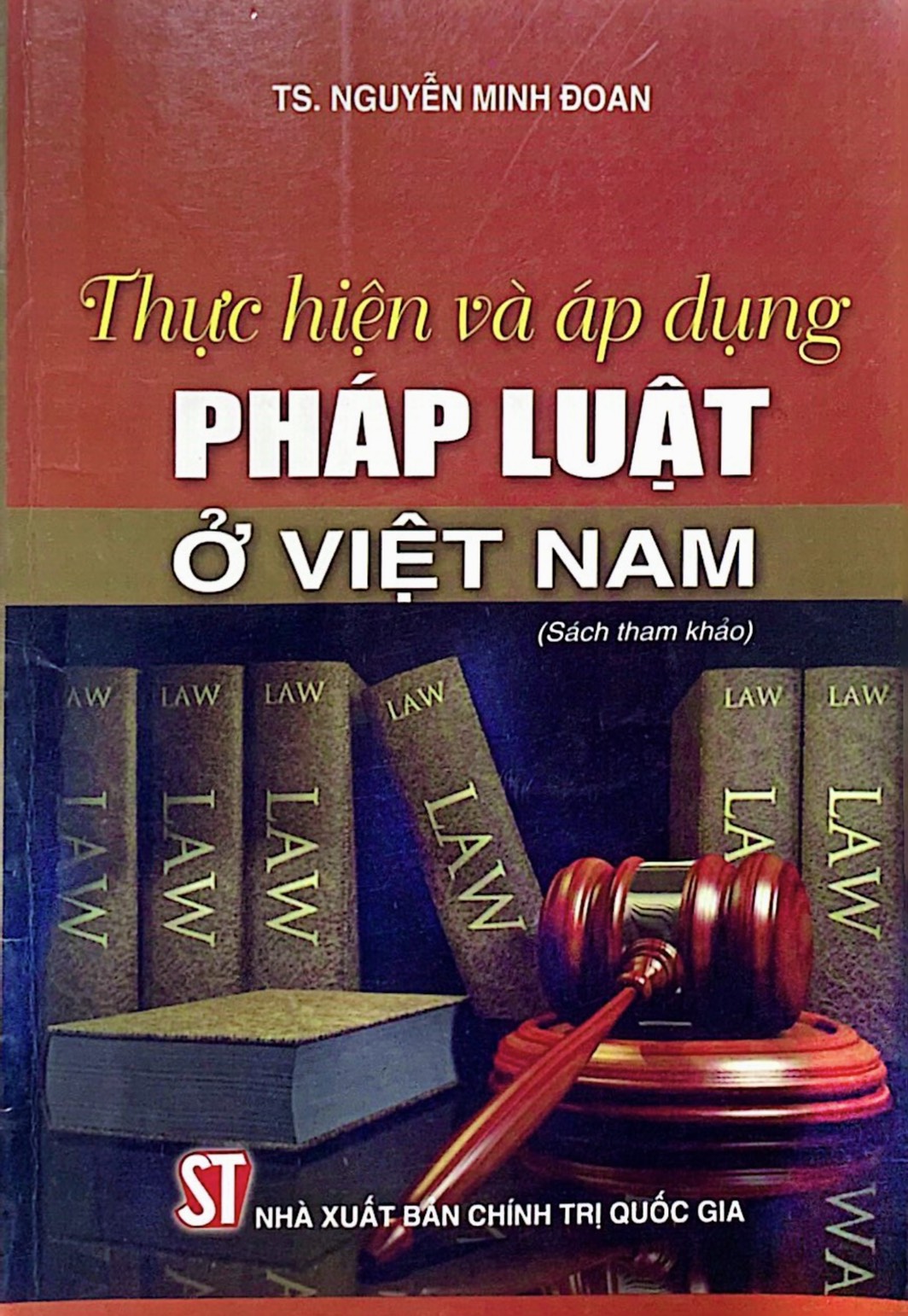 Thực hiện và áp dụng pháp luật ở Việt Nam
