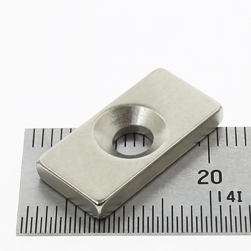 Nam châm hình chữ nhật có lỗ vát kích thước 20x10x5mm set 5 viên