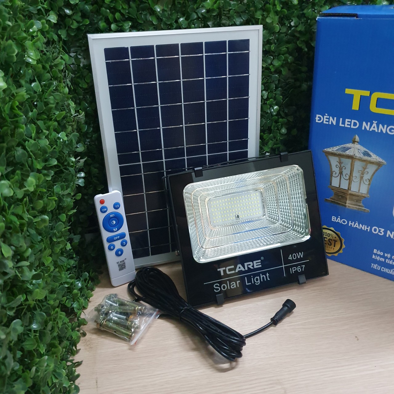 Đèn Led Năng lượng mặt trời Tcare 40W - Hàng Chính Hãng