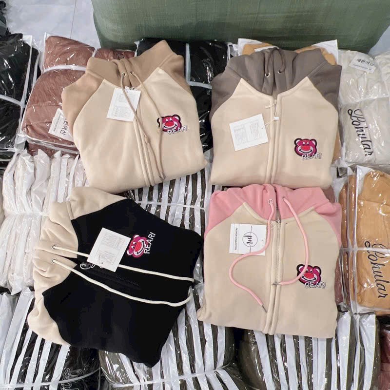 áo khoác nỉ hoodie zip nỉ ngoai thêu gấu BEER siêu dày mịn tay phối màu nam nữ mặc đều đẹp Khóa kéo Trẻ Trung From Rộng Chất Nỉ Dày Đẹp mềm mịn Có Nón, Áo Khoác Hoodie Cao cấp Phối Màu Nón rộng 2 lớp thời trang Form áo to bự phối tay raplang Y Hình