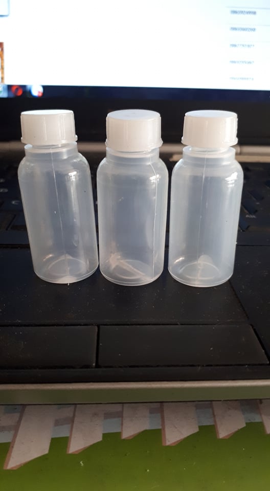 100 chai nhựa nắp vặn 10ml-20ml