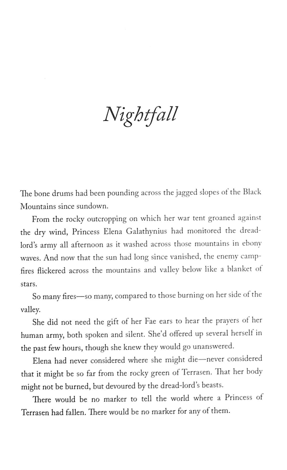 Sách ngoại văn: A Throne Of Glass - Empire Of Storms