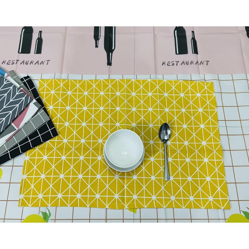 Tấm Lót Bàn Ăn Vải CANVAS Họa Tiết CARO Đơn Giản Hiện Đại Cách Nhiệt Cao Cấp 40 x 60cm