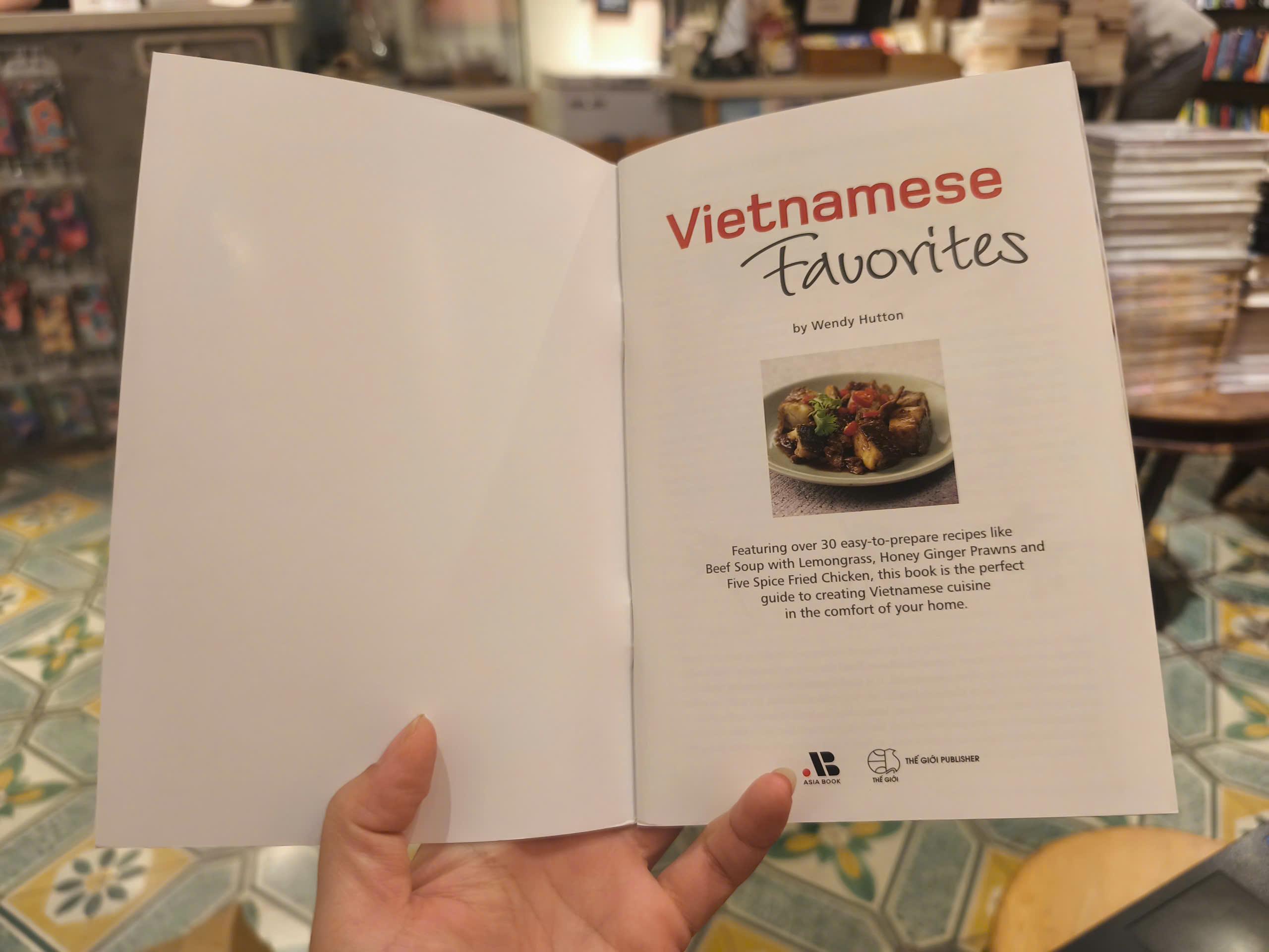 Sách - Vietnamese Favorites by Wendy Hutton - Periplus Mini Cookbooks