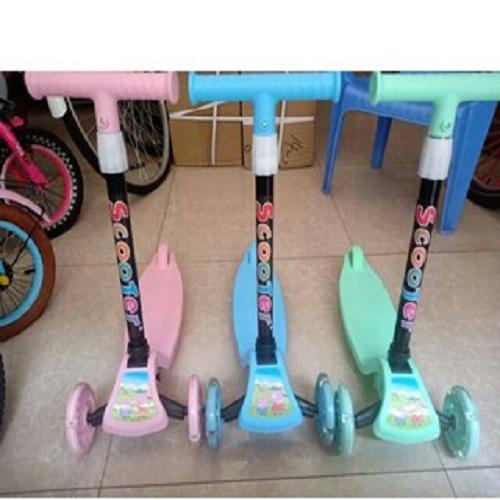 Xe Trượt Scooter 3 Bánh Có Đèn Phát Sáng Cho Bé Từ 3 Đến 12 Tuổi Thiết Kế Chắc Chắn Giúp Trẻ Vận Động(KO HỘP)