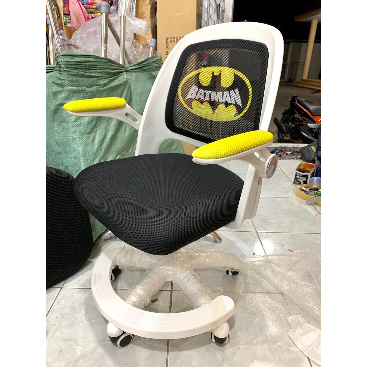 Ghế học sinh thông minh cao cấp - Hình Batman