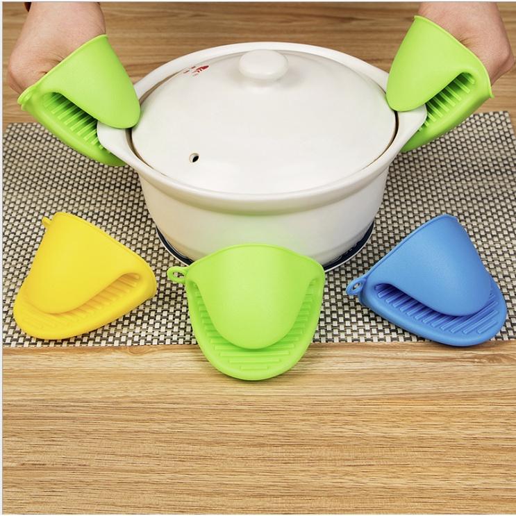 BỘ ĐÔI GĂNG KẸP NỒI CHỐNG NÓNG SILICON CÁCH NHIỆT TỐT KHÔNG TRƠN TRƯỢT AN TOÀN SỬ DỤNG , LÀM SẠCH ĐƠN GIẢN TIỆN DỤNG CHO