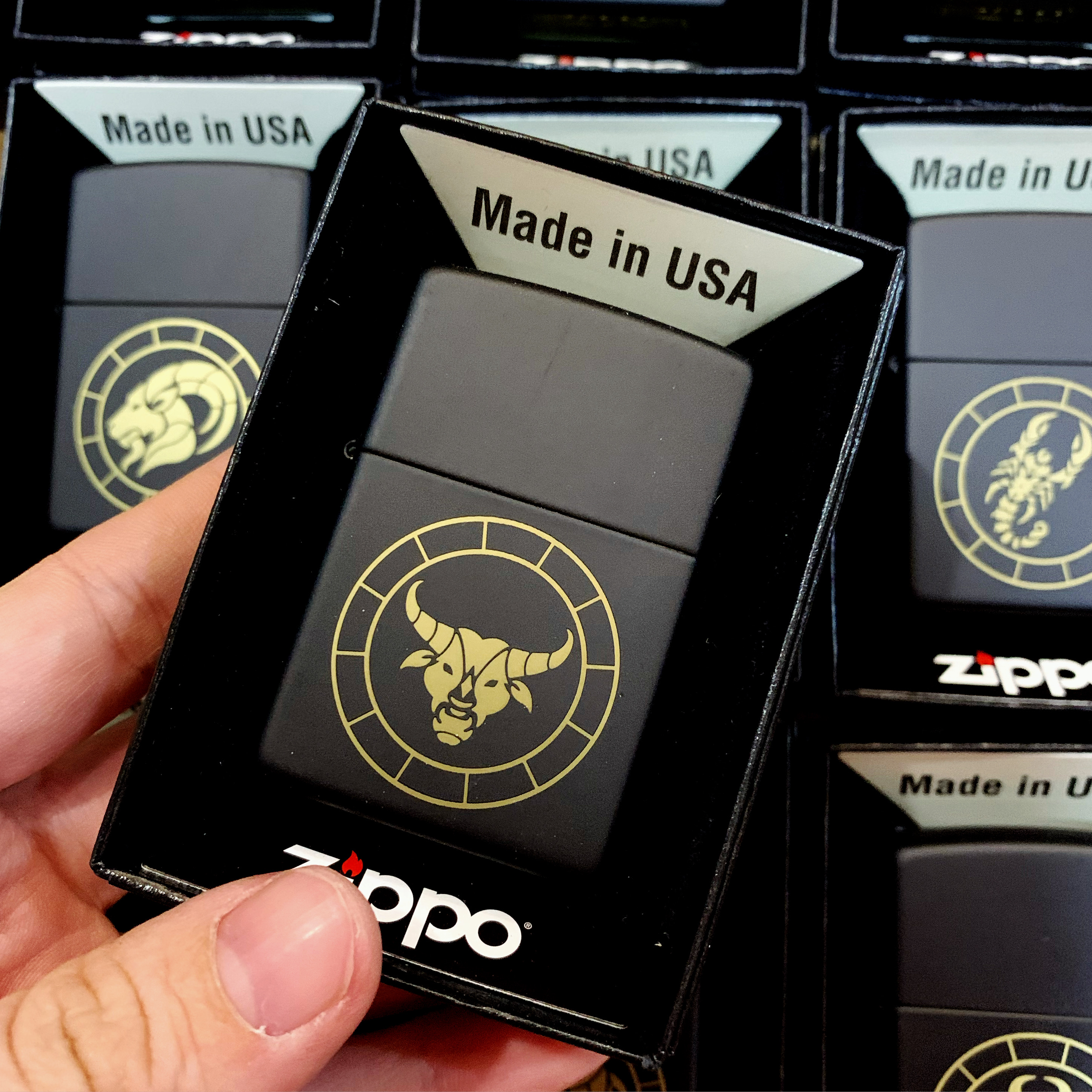 Bật Lửa Zippo 218 Zodiac Taurus Ring