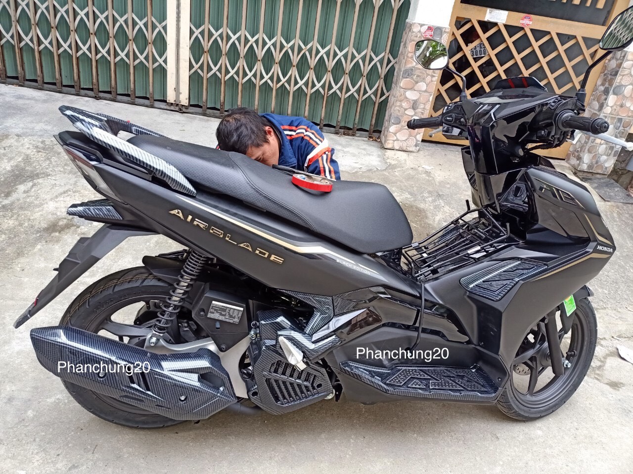COMBO ỐP PHỤ KIỆN TRANG TRÍ DÙNG CHO XE AIR BLADE 2020 2021 - 125 150cc CACBON