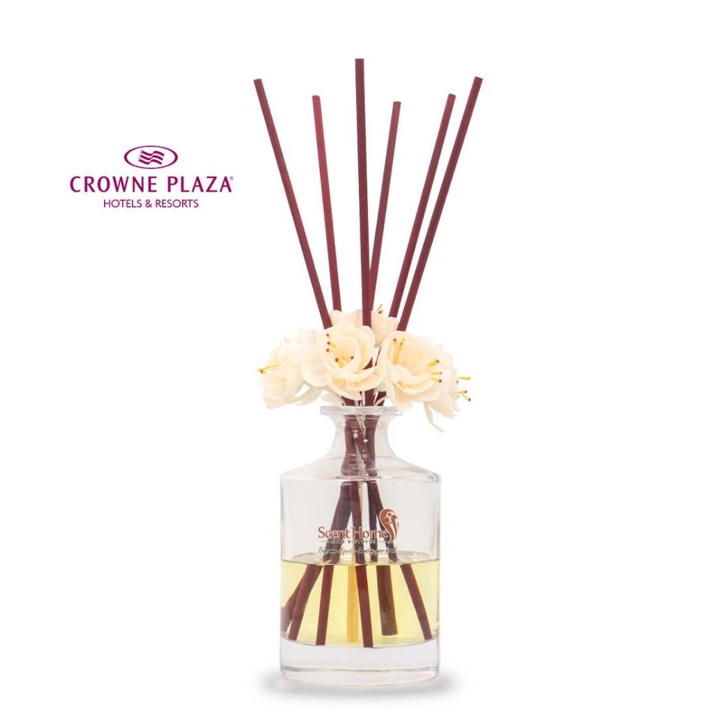 Que mây tán hương khách sạn Crown Plaza