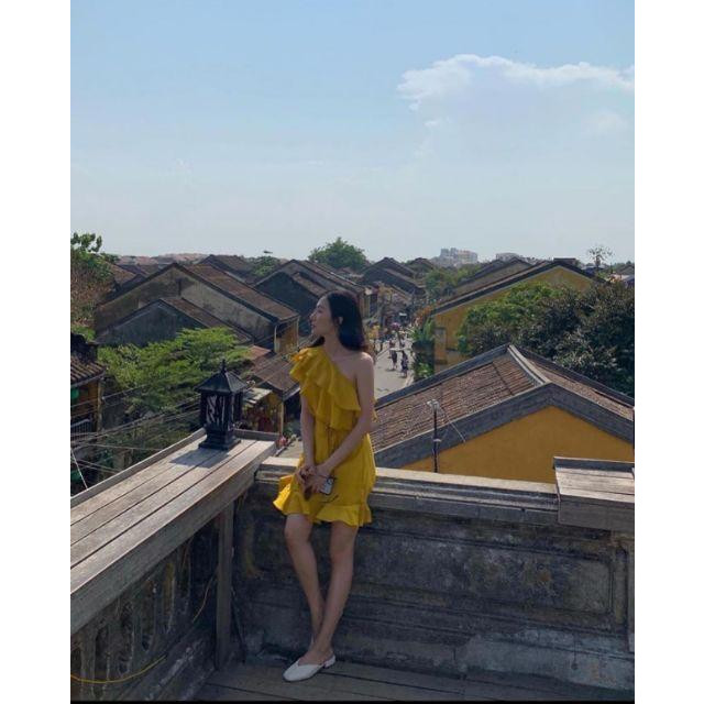 Đầm bèo lệch vai đuôi cá
