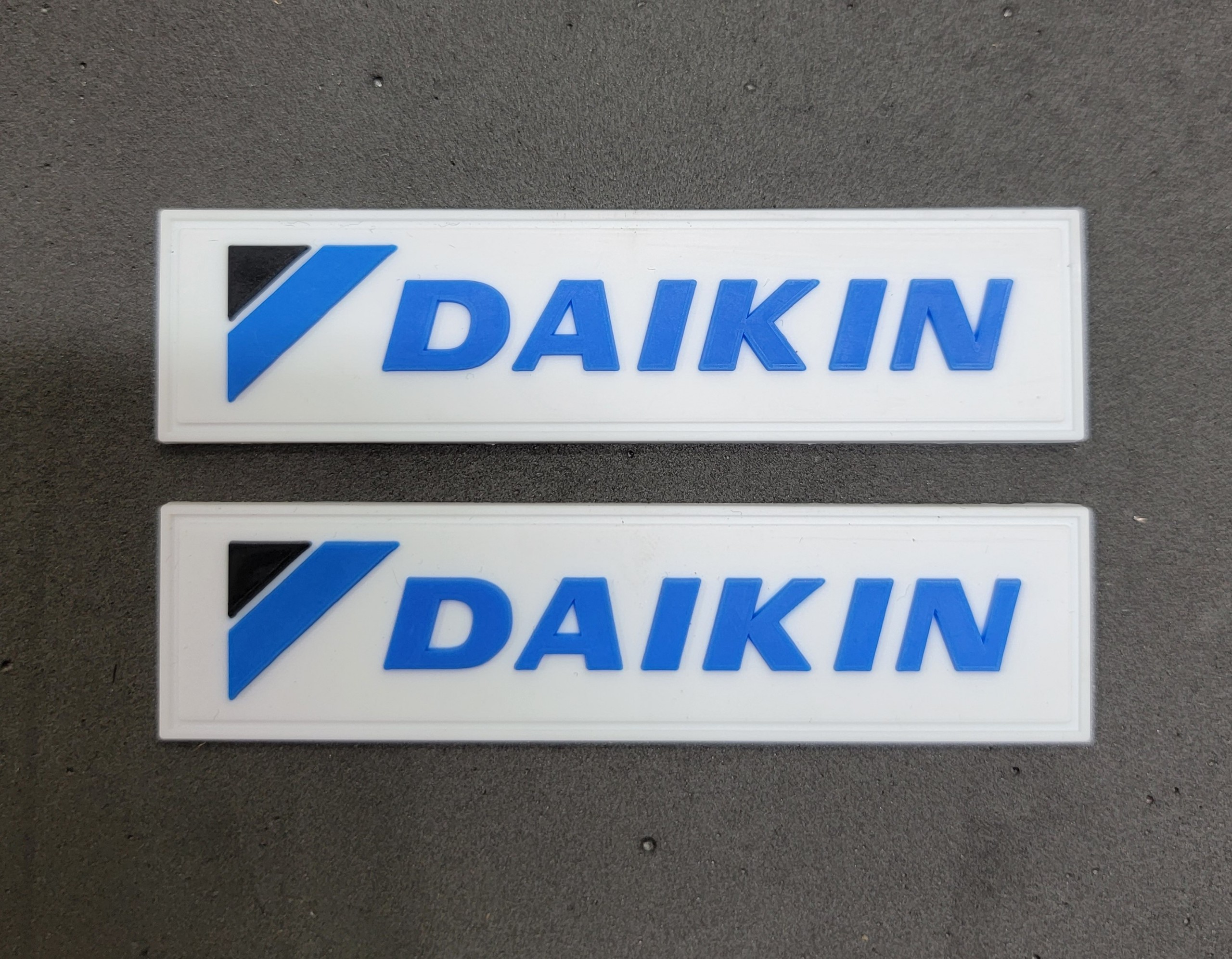 Logo nhựa dẻo Daikin-Pana may cho balo túi xách hoặc áo đồng phục..vv..v