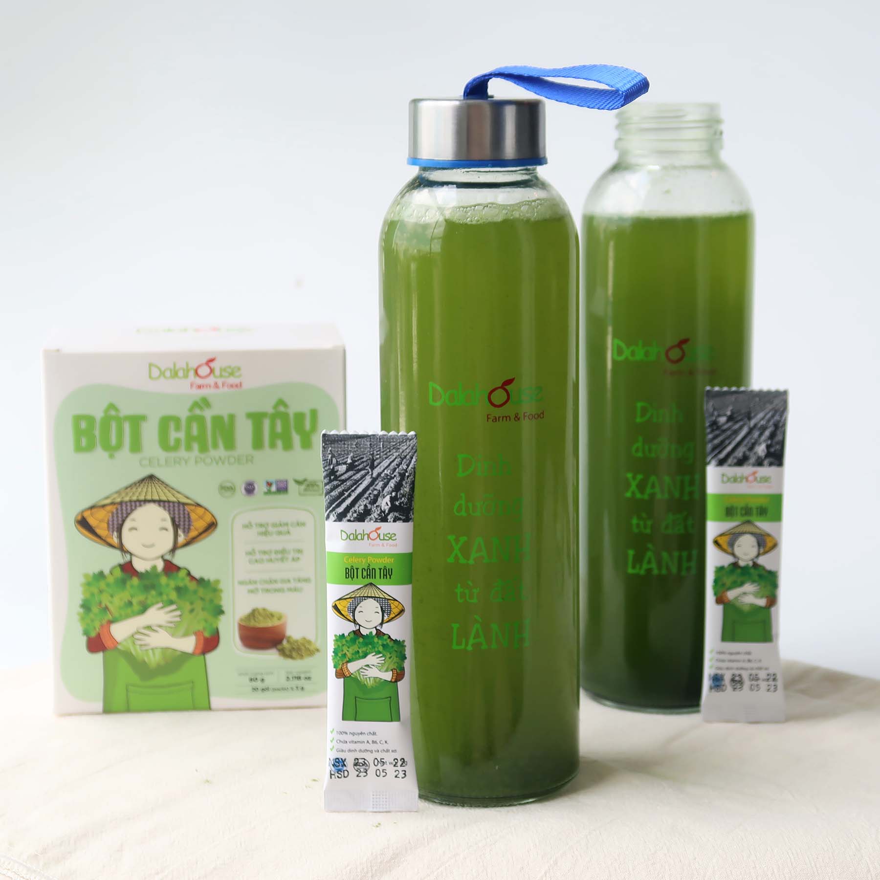 Chai thủy tinh nắp thiếc có dây đeo, logo dalahouse dùng pha nước bột rau 500ml