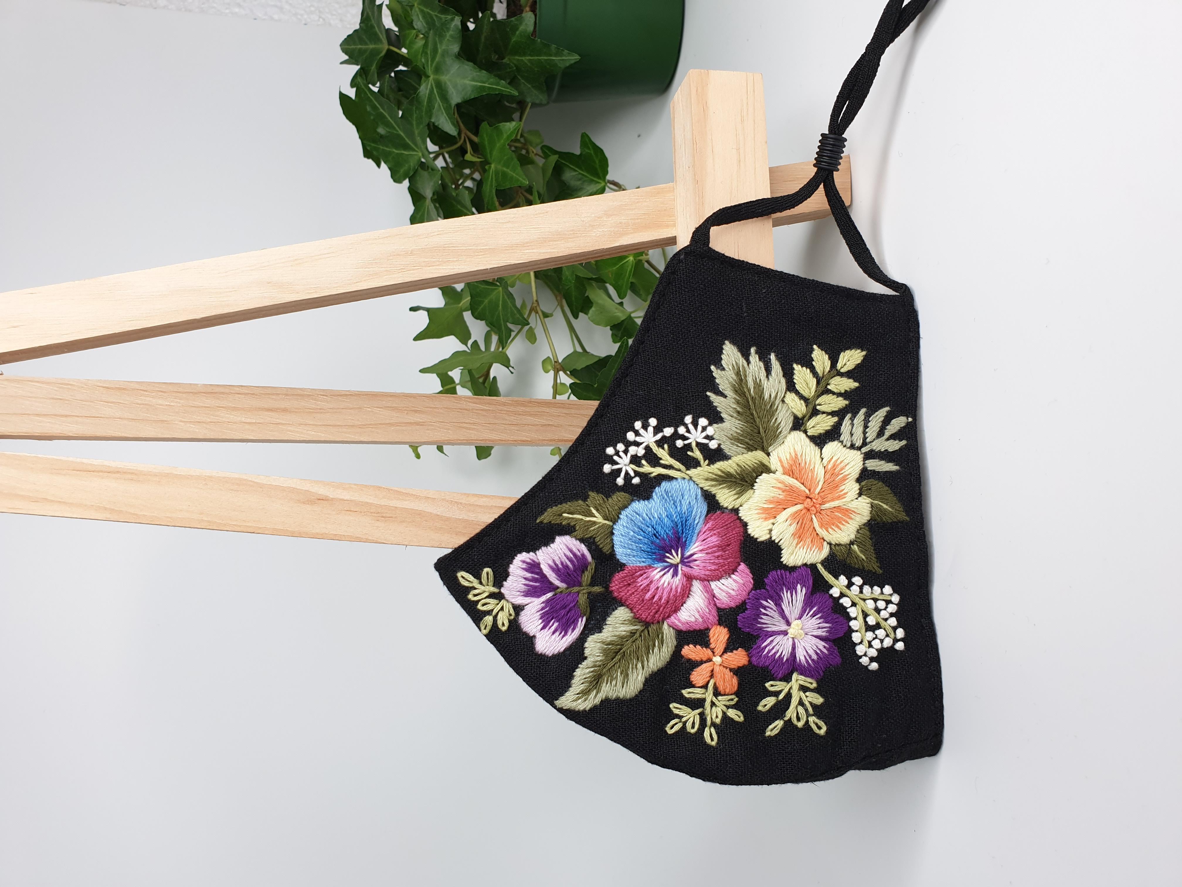 Khẩu trang thêu tay vải linen JL87DX