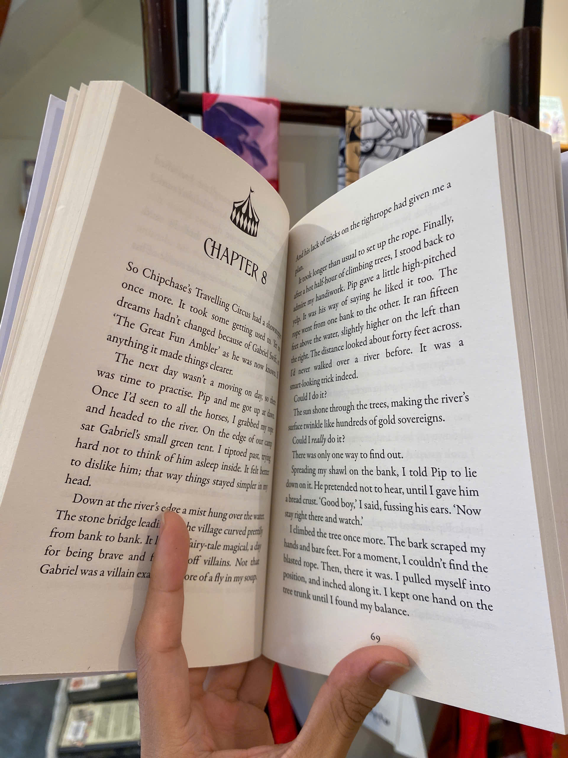 Sách - The Girl Who Walked On Air by Emma Carroll | Children English Novel / Ngoại văn Nhập khẩu