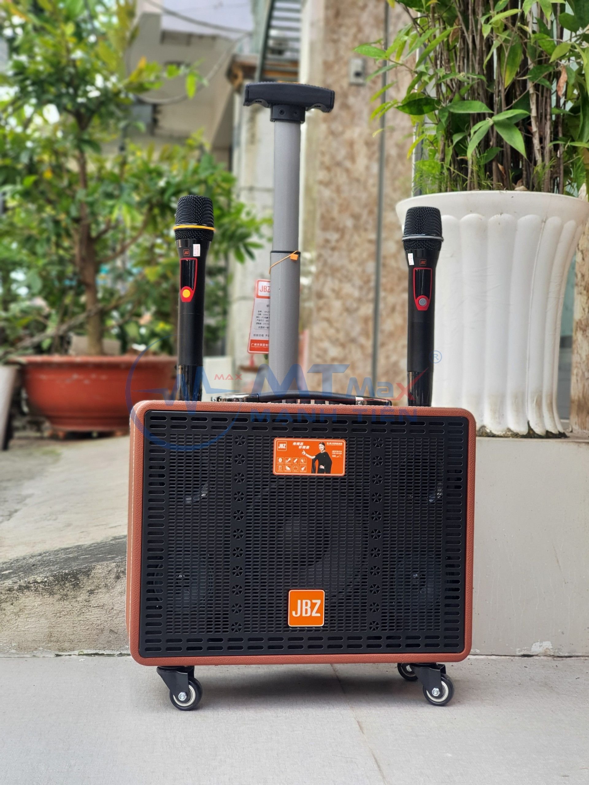 [Hàng mới về] Loa di động xách tay karaoke JBZ J08-8 được tích hợp bộ chỉnh âm thanh có thể dùng cho việc hát karaoke với đầy đủ các cổng kết nối đặc biệt là phần tiếng vang echo rất mềm mại hát nhạc bolero dân ca sướt mướt bay bổng