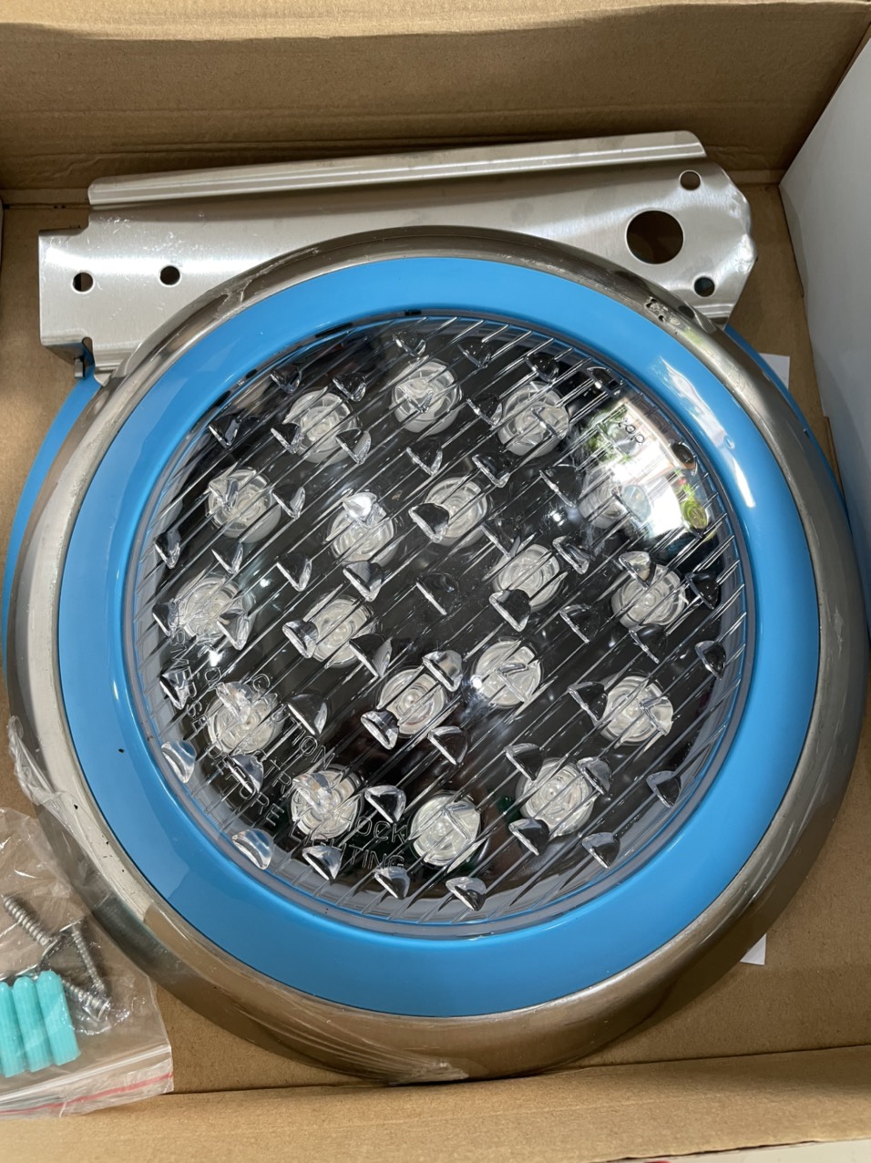 Đèn Led Bể Bơi Ánh Sáng 7 Màu Đổi Màu Liên Tục 18W-24V Vỏ Ngoài Inox 304 Chuyên Dùng Trang Trí Hồ Bơi