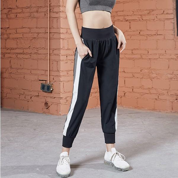 Quần Jogger Thể Thao Nữ Bo Chân Phối 2 Sọc