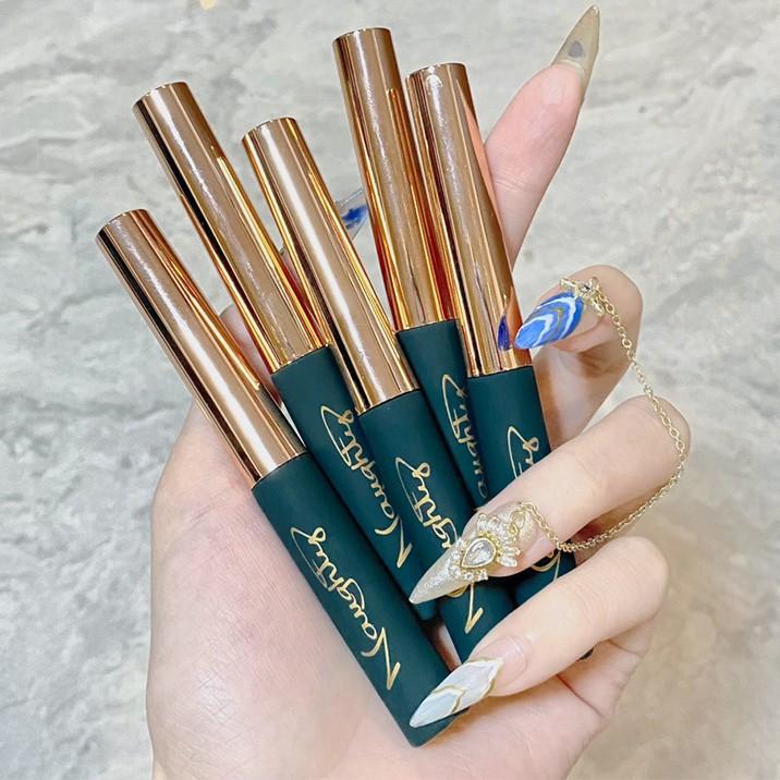 Chuốt cong mi rõ nét Roto Brush Out Natural Eyelash