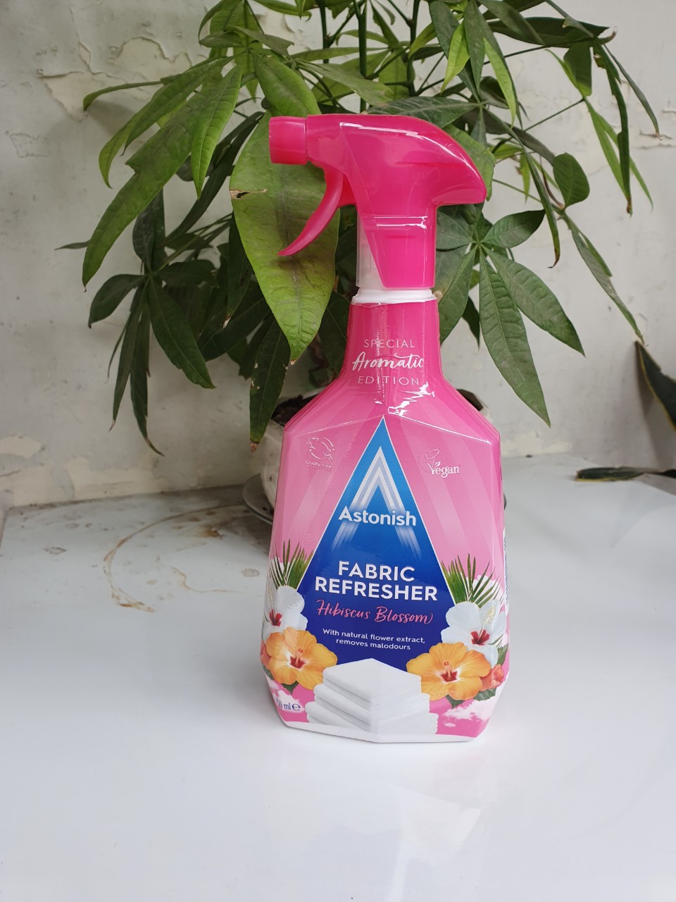 Bình xịt thơm vải và khử mùi hôi Astonish C3430 - PHIÊN BẢN ĐẶC BIỆT