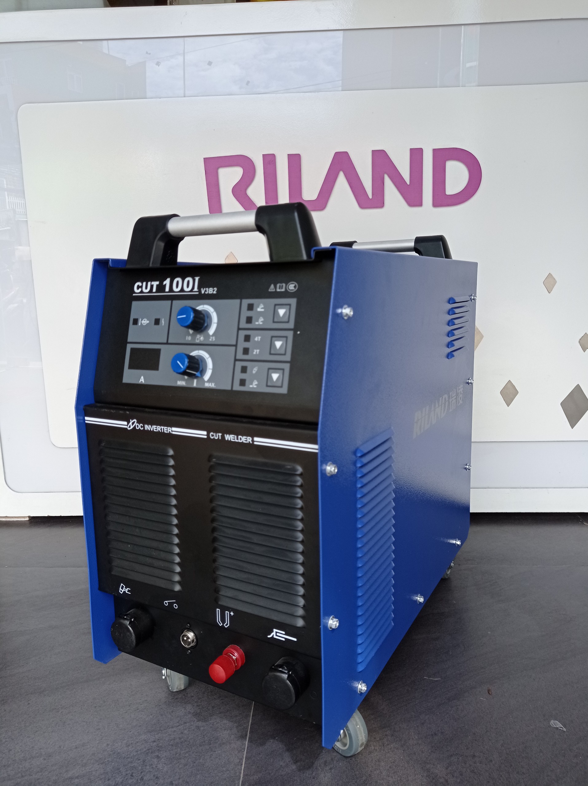 Máy cắt Plasma RILAND CUT 100IJ ( LGK 100IJ ) Inverter