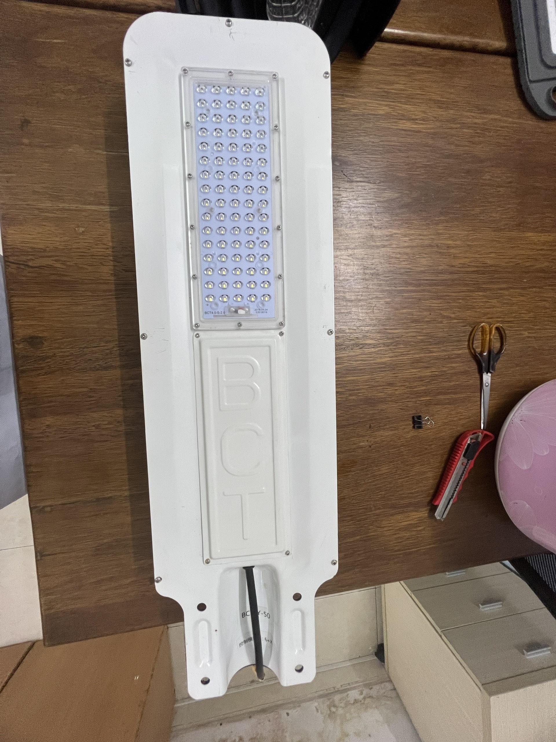 Đèn đường LED 50W cao cấp, năng lượng mặt trời, tự động điều khiển sáng tối, đèn LED dự án. Hàng mới thanh lý. (JY-ST-50