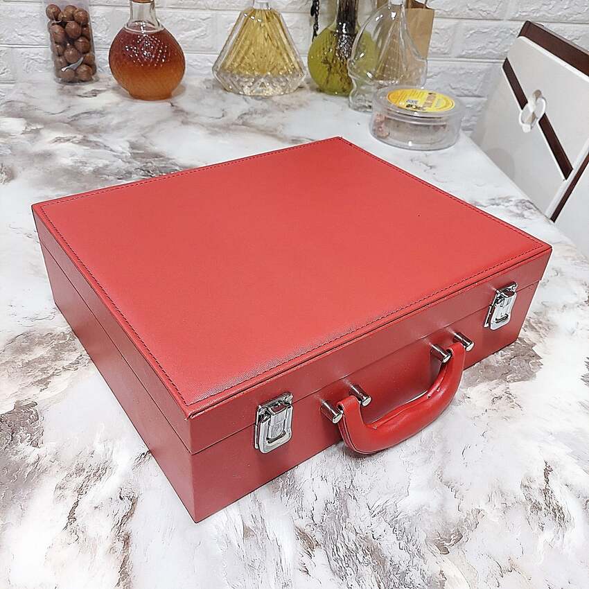 Bộ Ly Rượu 12 Con Giáp ma vàng 18k đựng trong vali da màu đỏ sang trọng - Ly Uống Rượu Nhỏ