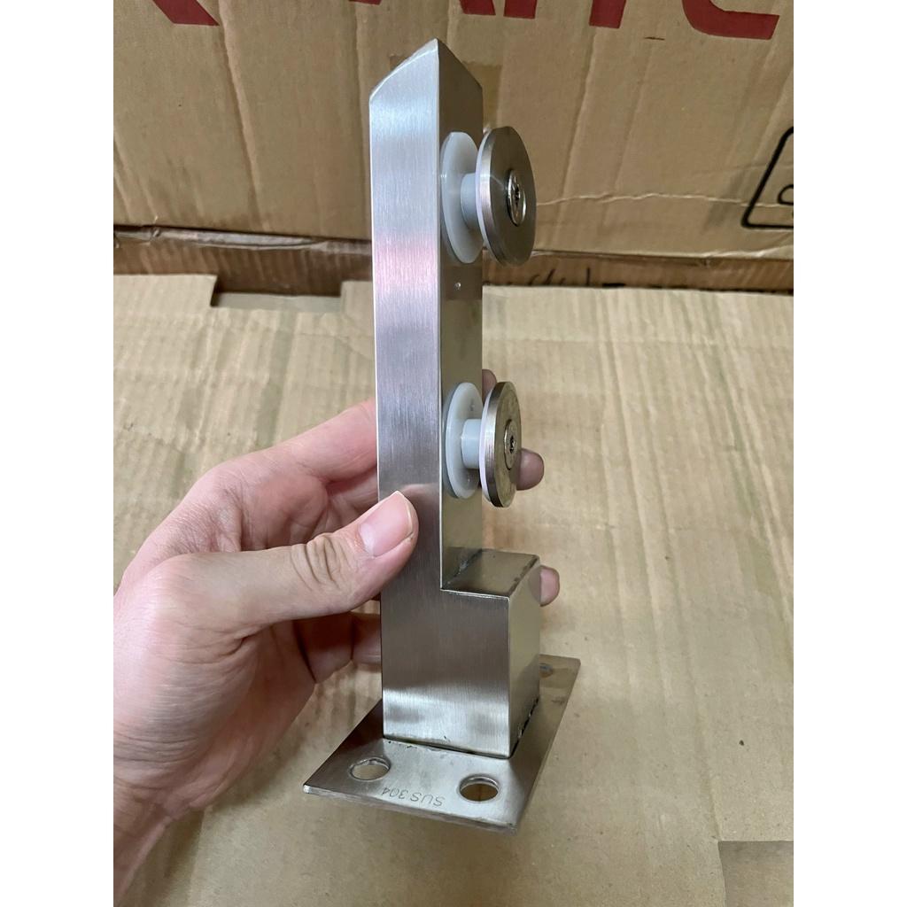 Chân kẹp kính hộp 20*40 cho lan can kính - Trụ inox lan can kính cường lực