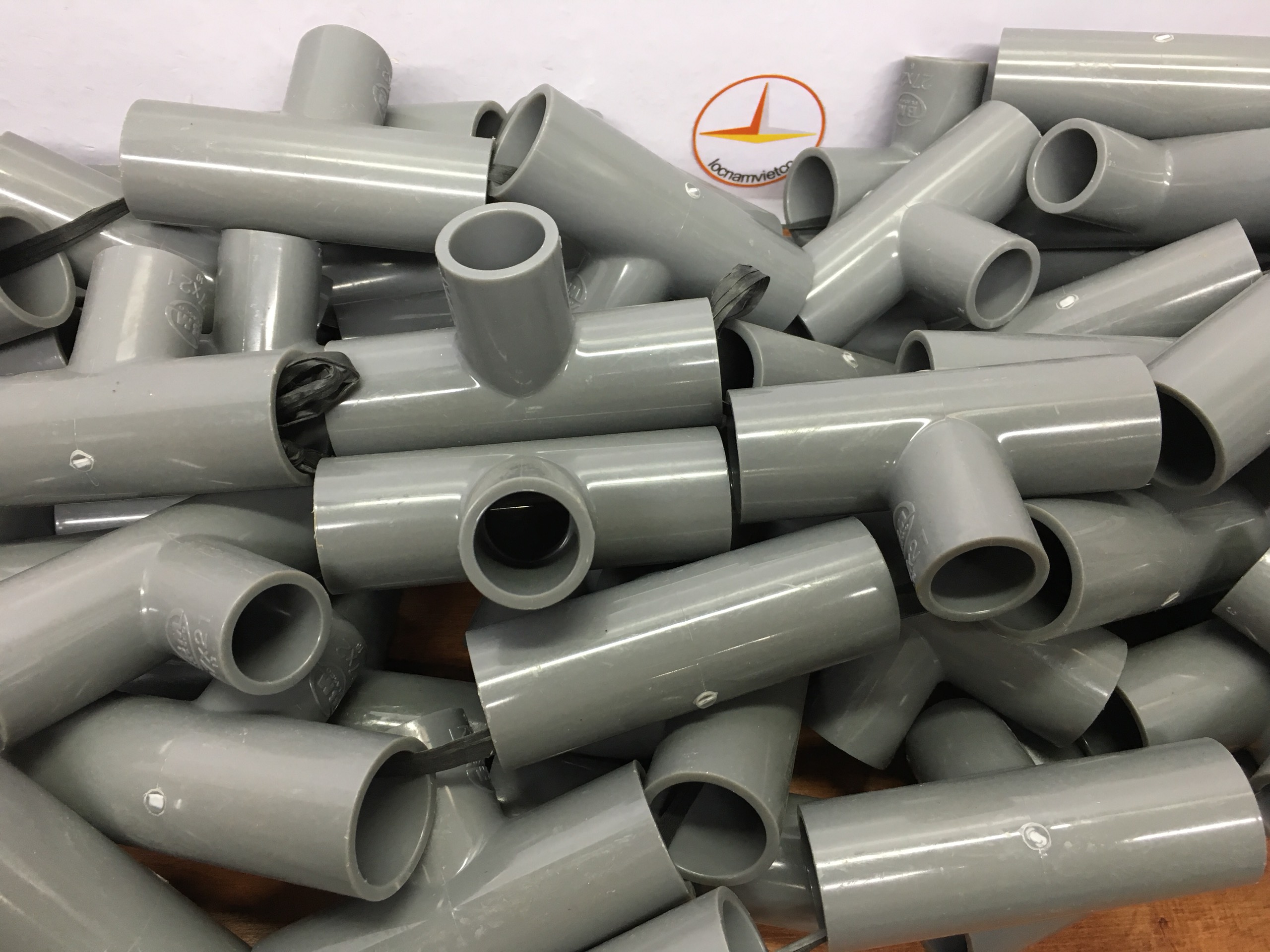 Tê giảm 27 x 21 nhựa PVC Bình Minh_T27x21