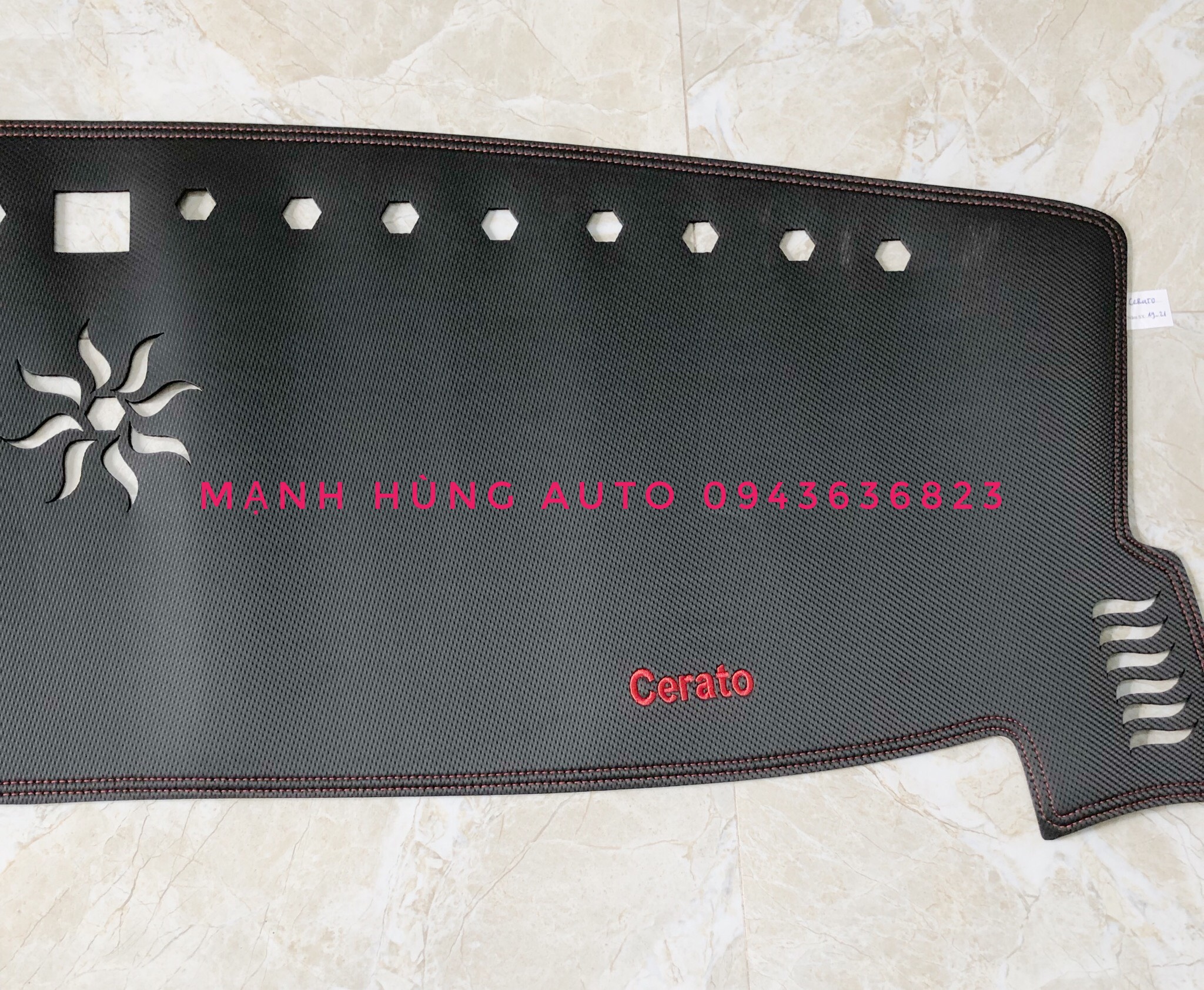 Thảm taplo da carbon xe KIA Cerato 2019 2020 2021 cao cấp