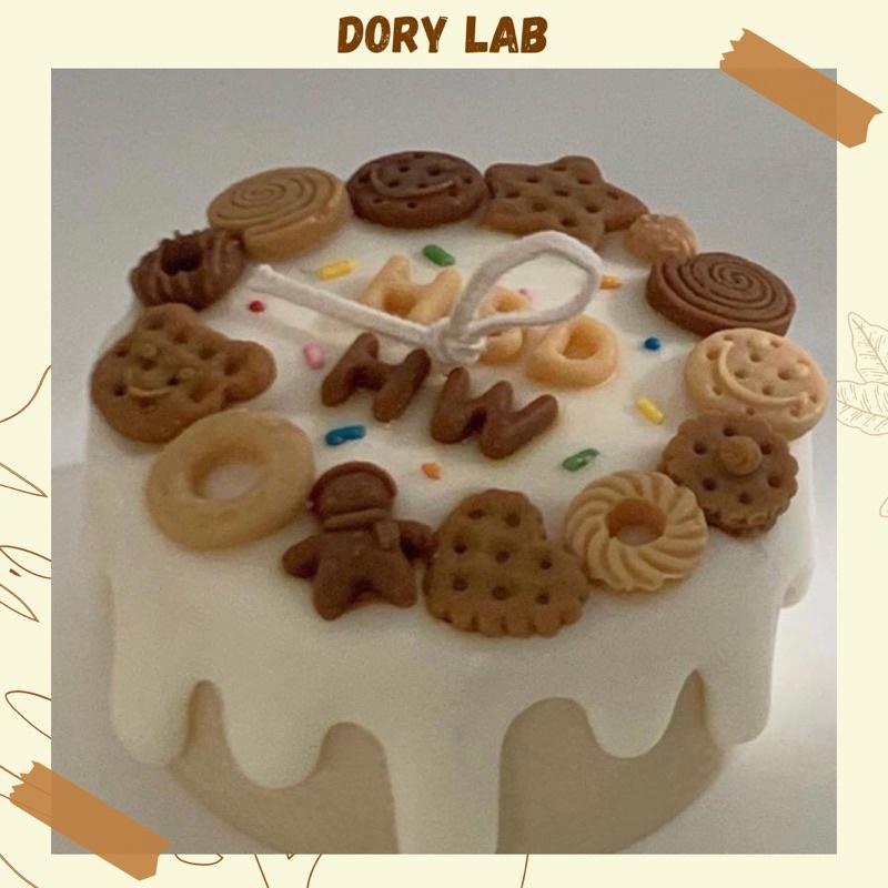 Nến Thơm Handmade Bánh Kem Sô-cô-la Trang Trí Chữ Theo Yêu Cầu - Dory Lab