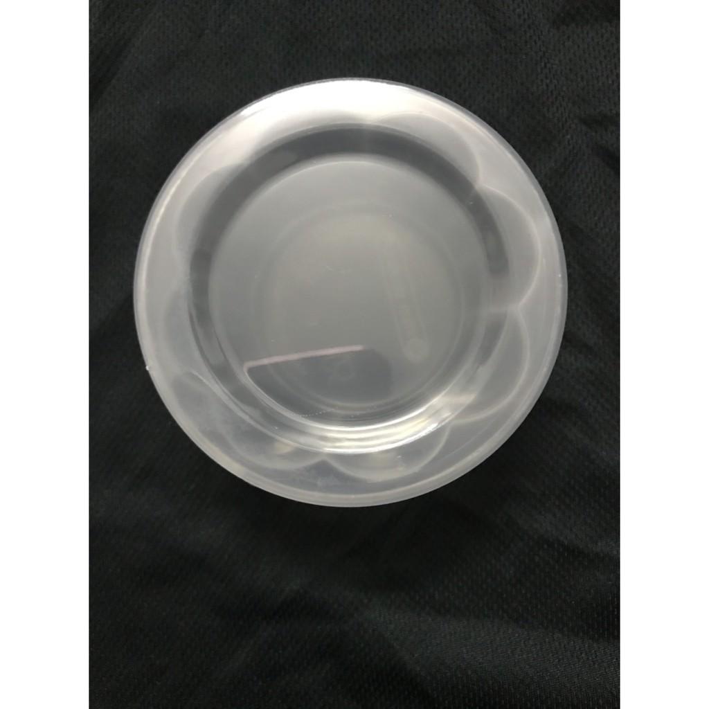Hộp nhựa bánh flan hình hoa có nắp KT: 8cm
