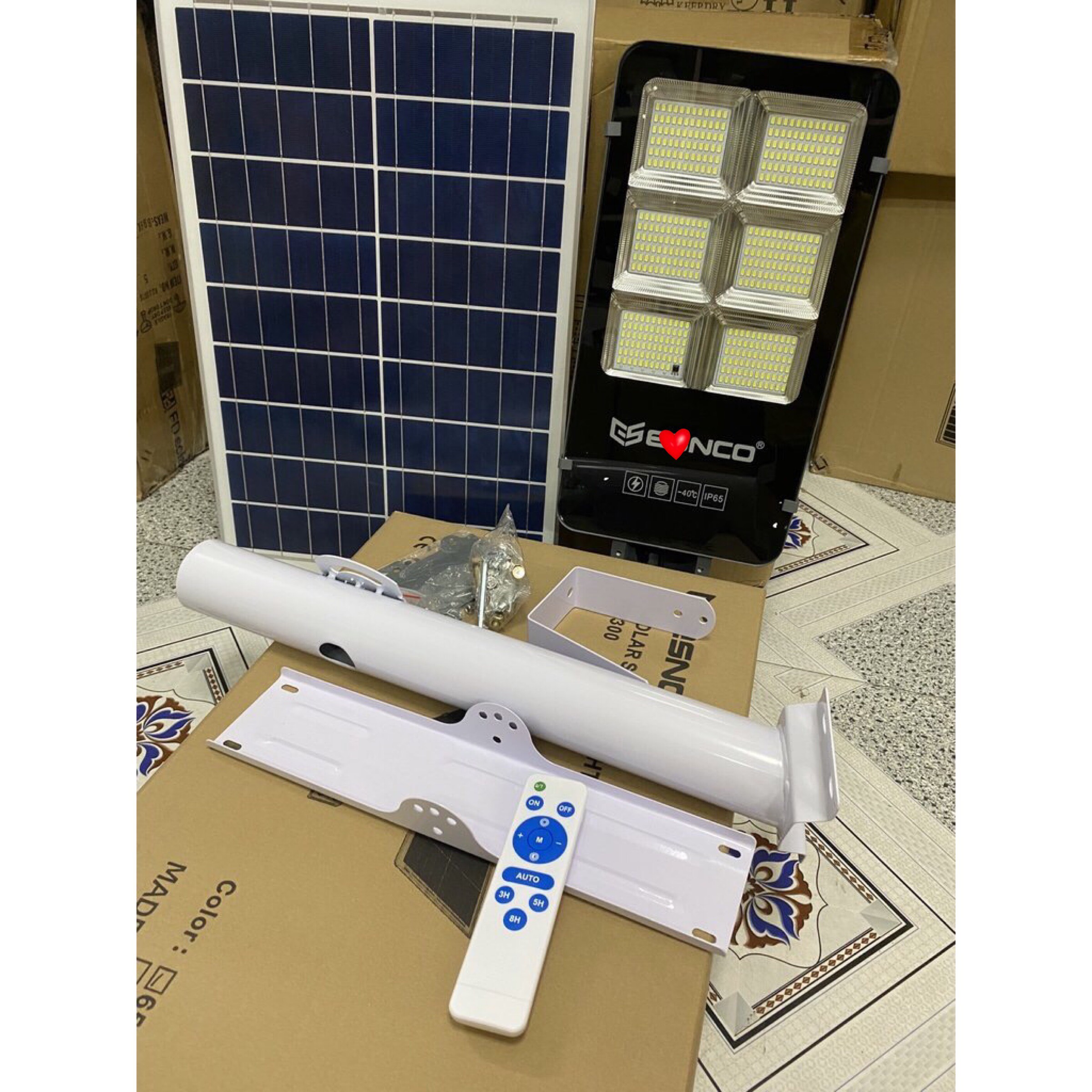 Đèn năng lượng mặt trời 300w, chuyên dành cho công trình nông thôn, sân vườn, trụ cổng, đèn ngoài trời