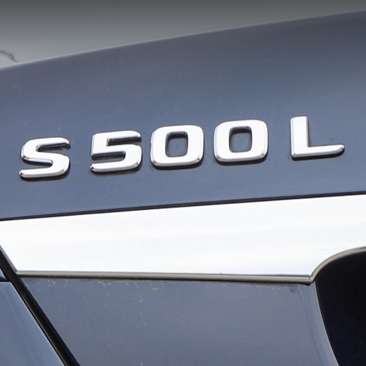 Decal tem chữ S500L dán đuôi xe ô tô