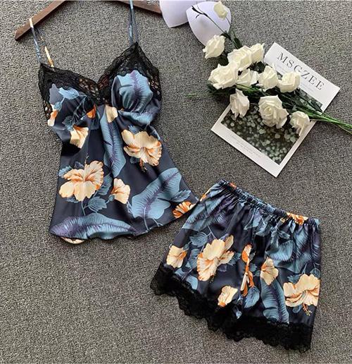 Bộ ngủ ngủ lụa 2 dây ren viền ngực họa tiết hoa lá xinh xắn