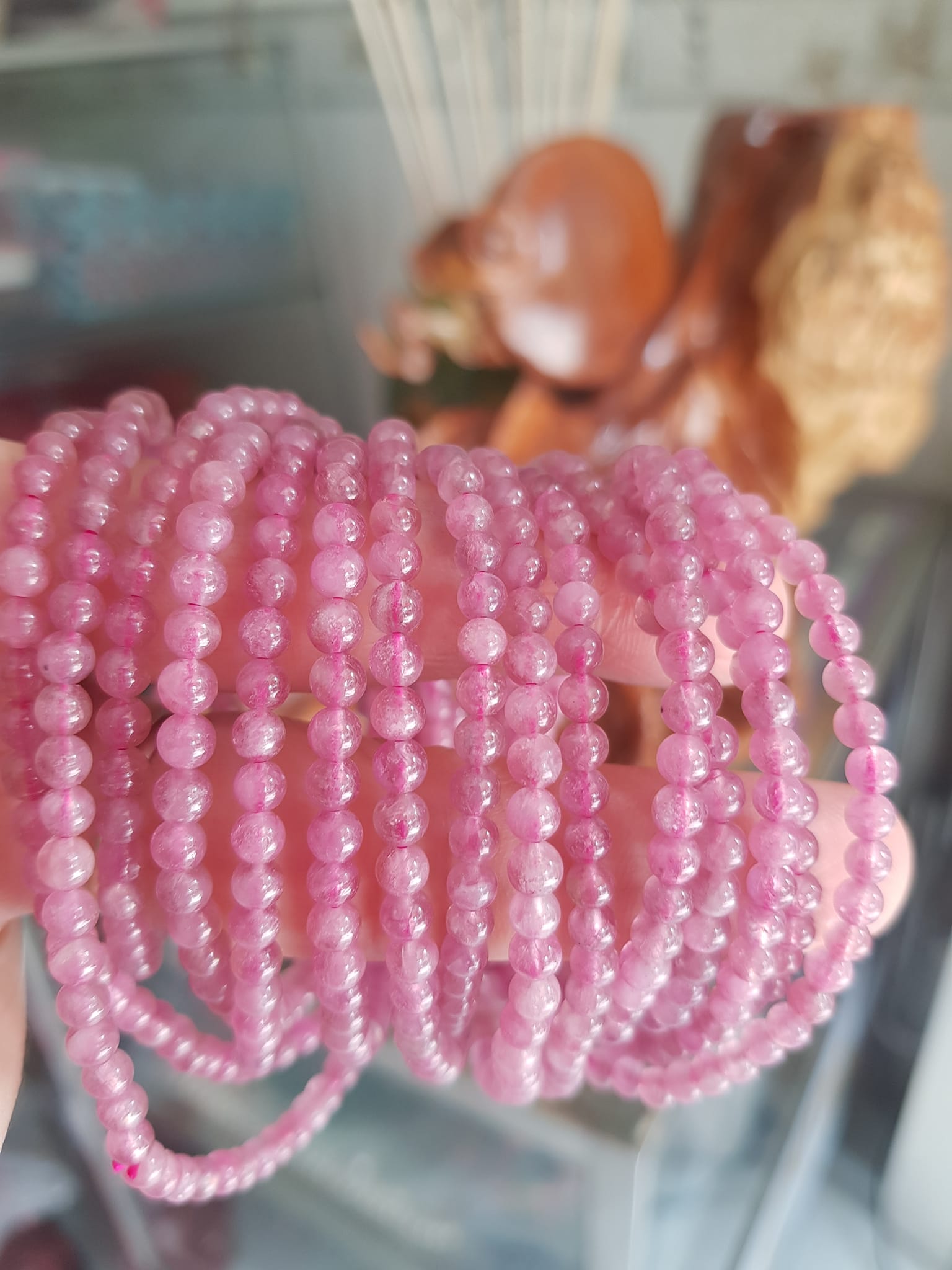 Vòng Tay Phong Thủy Đá Tourmaline hồng hồng xinh đẹp nhẹ nhàng quyến rũ Size vòng 4mm đeo kiểu quấn tay 3 vòng rất xinh xắn Chuẩn hợp nữ mệnh Hỏa và mệnh Thổ ạ