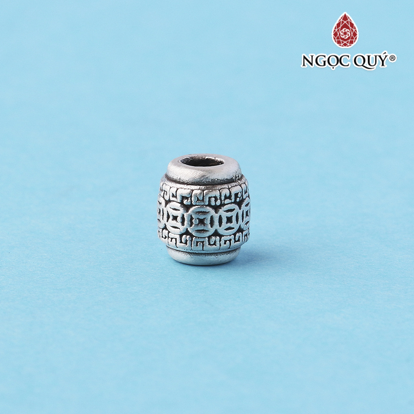 Charm bạc xỏ ngang họa tiết đồng tiền - Ngọc Quý Gemstones