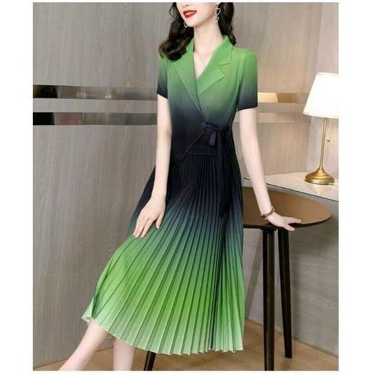 ĐẦM NHÚN CỔ VEST MÀU LOANG