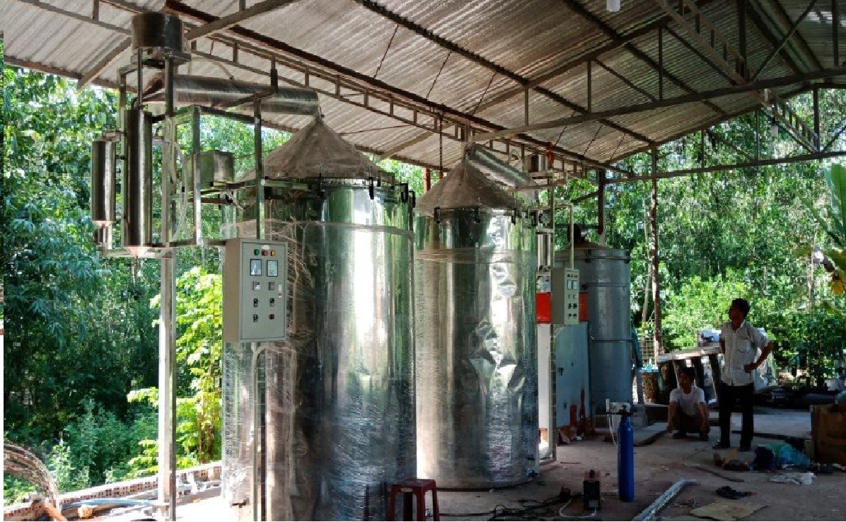 Tinh dầu Bạc hà chai 01Lít Mộc Mây - tinh dầu nguyên chất từ thiên nhiên - Có kiểm định - Chất lượng và mùi hương vượt trội