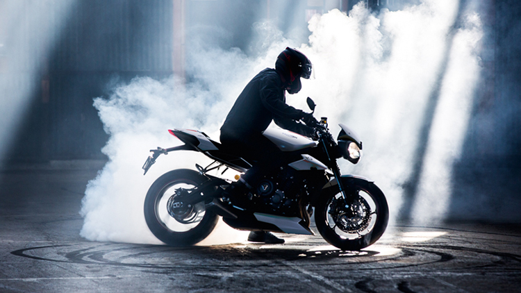 Xe Môtô Triumph Street Triple RS - Trắng