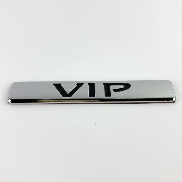 Tem kim loại chữ nổi VIP dán trang trí ô tô