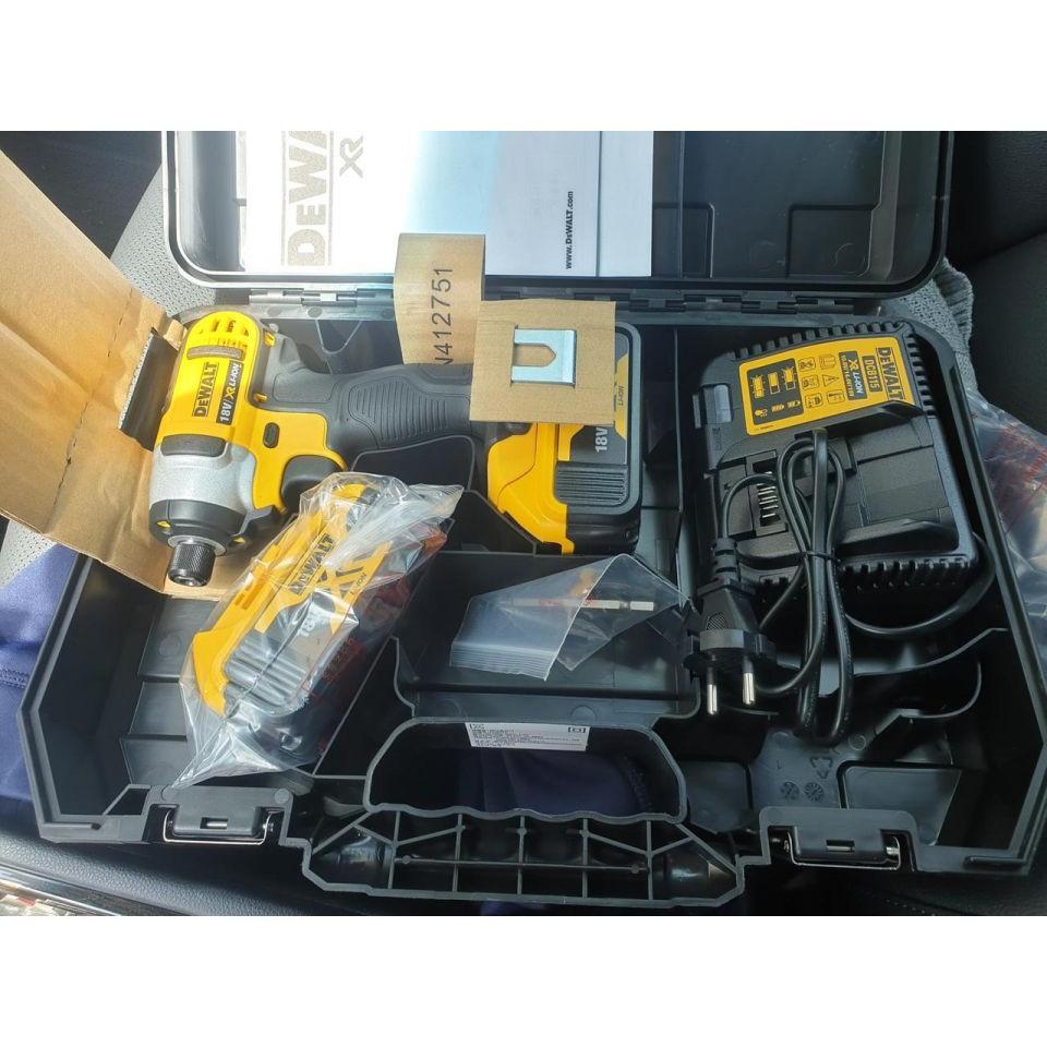 Máy vặn vít động lực pin Dewalt 18V DCF885M2 -B1