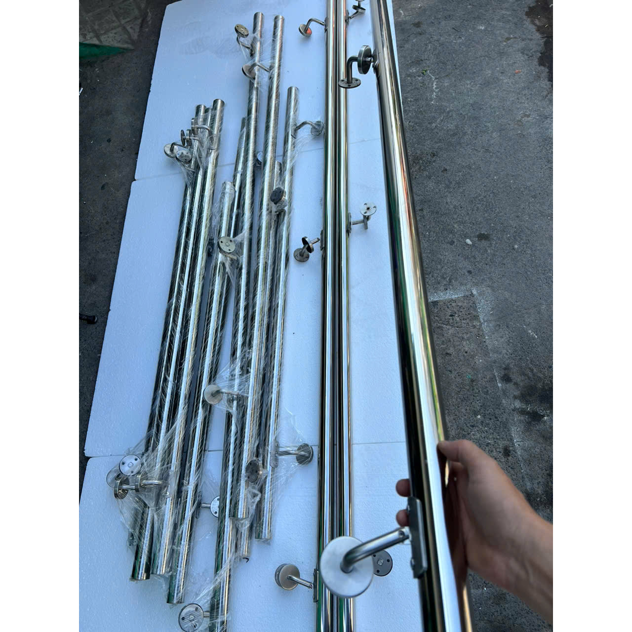 Tay Vin Kibath Phi 42 Inox 304 Dày 1.2ly Lắp Cầu Thang Lan Can An Toàn Cho Người Già KB-925
