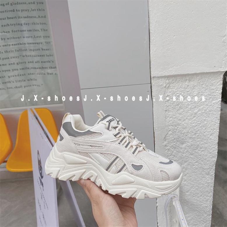 Giày thể thao nữ Ulzzang Eyty nâng độn đế cao 5cm răng cưa to mềm thoáng cá tính năng động màu đen trơn/kem