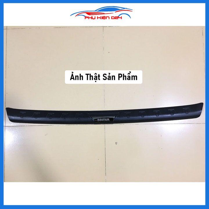 Ốp chống trầy cốp ngoài nhựa đen Innova 2008-2009-2010-2011-2012-2013-2014-2015-2016 chống xước trang trí xe