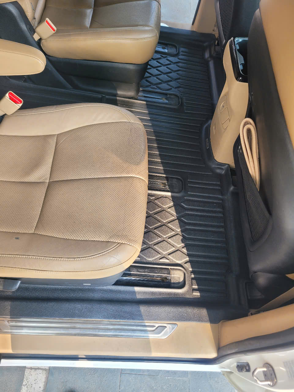 Thảm lót sàn xe ô tô Kia sedona ( 3 hàng ghế) Nhãn hiệu Macsim chất liệu nhựa TPE cao cấp màu đen