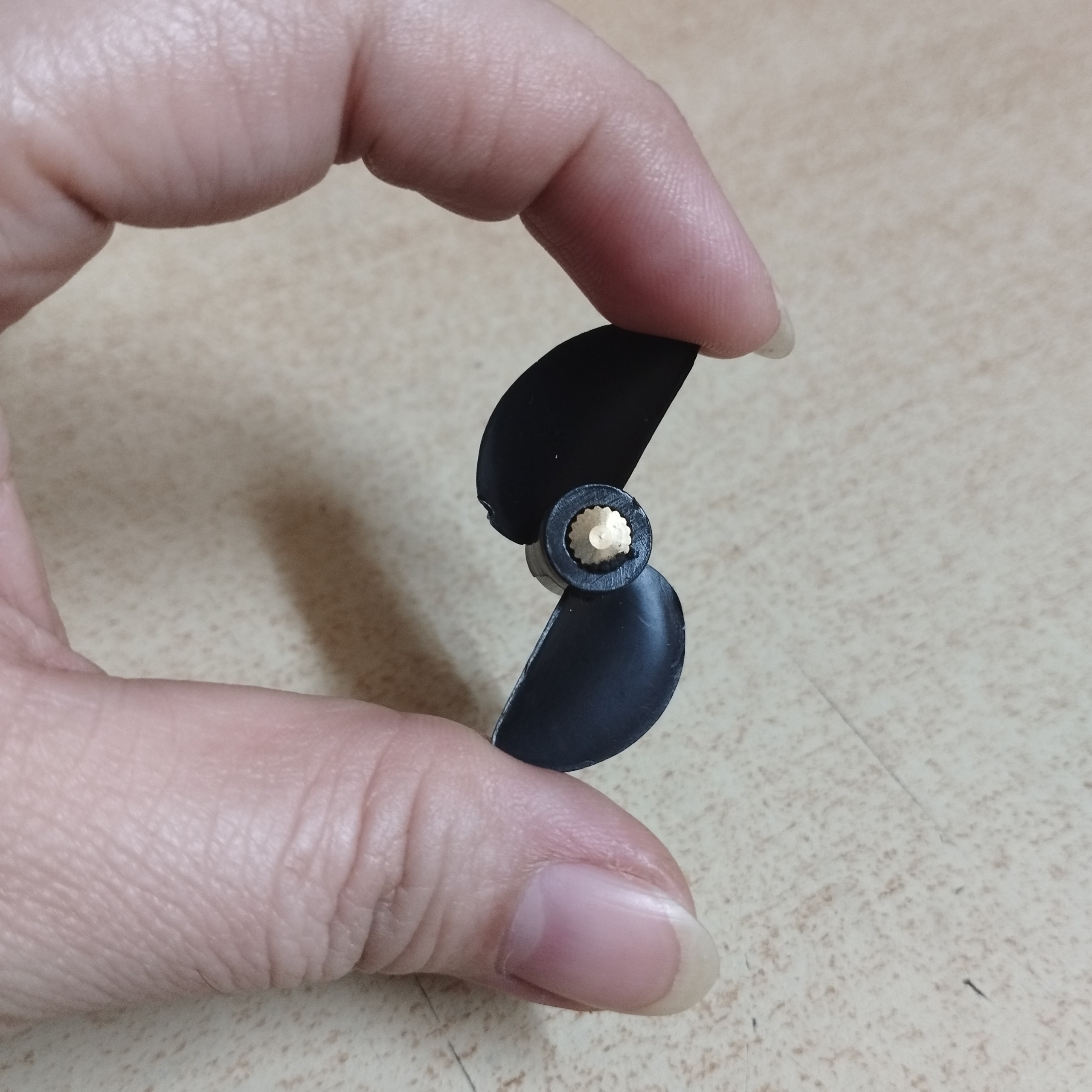 Chân vịt có ren xoắn kích thước 3x36mm, bán theo cặp thuận nghịch