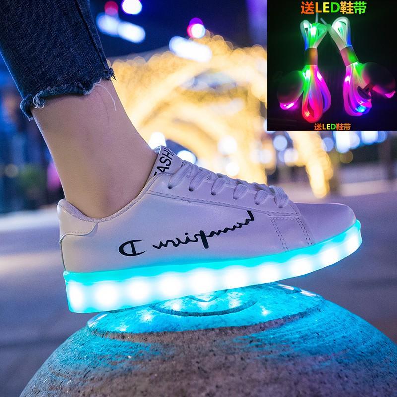 Giày phát sáng màu trắng chữ hàn nhịp tim ngược phát sáng 7 màu 8 chế độ đèn led cực đẹp cá tính Hàn Quốc